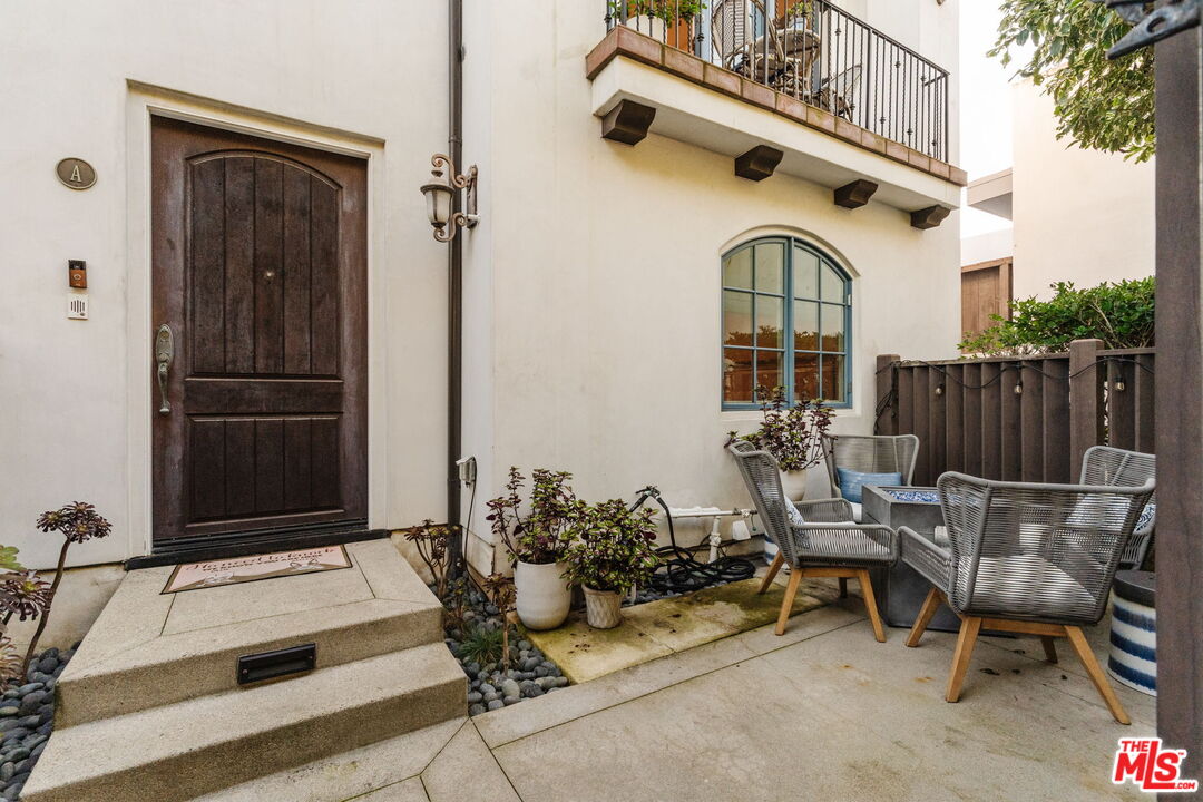 1619 Artesia Blvd Unit: A