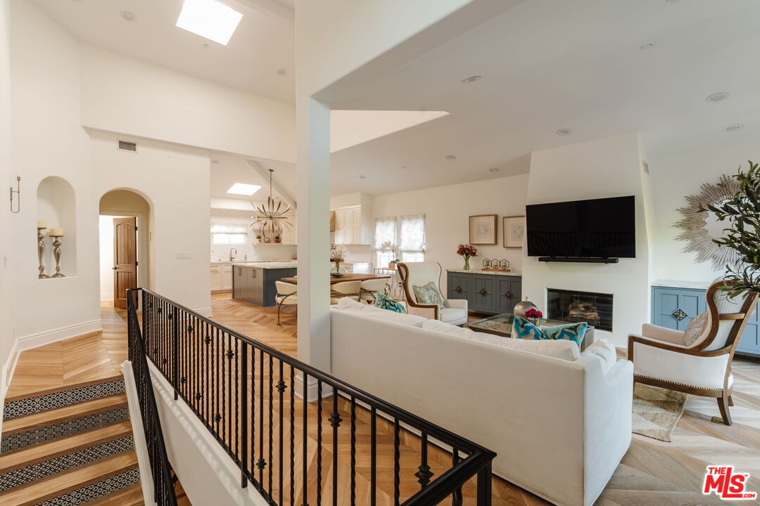 1619 Artesia Blvd Unit: A