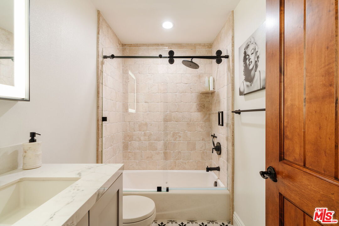 1619 Artesia Blvd Unit: A