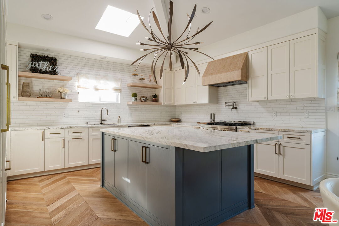 1619 Artesia Blvd Unit: A