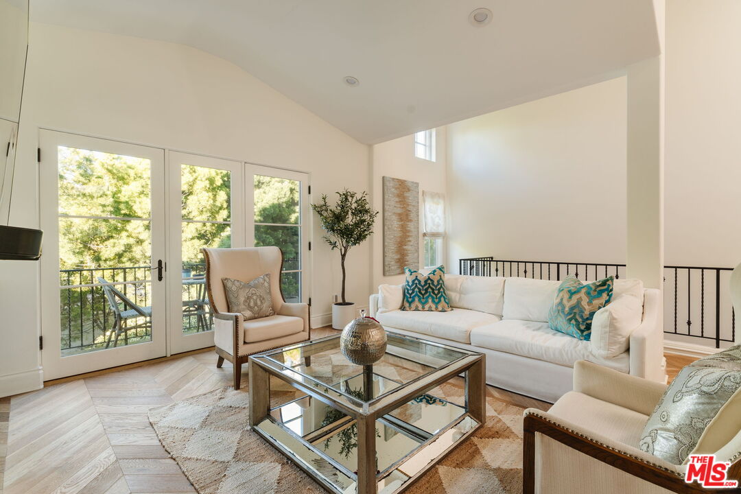 1619 Artesia Blvd Unit: A