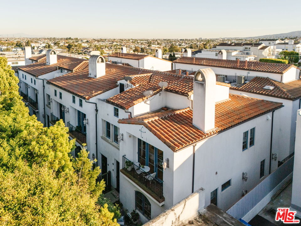 1619 Artesia Blvd Unit: A