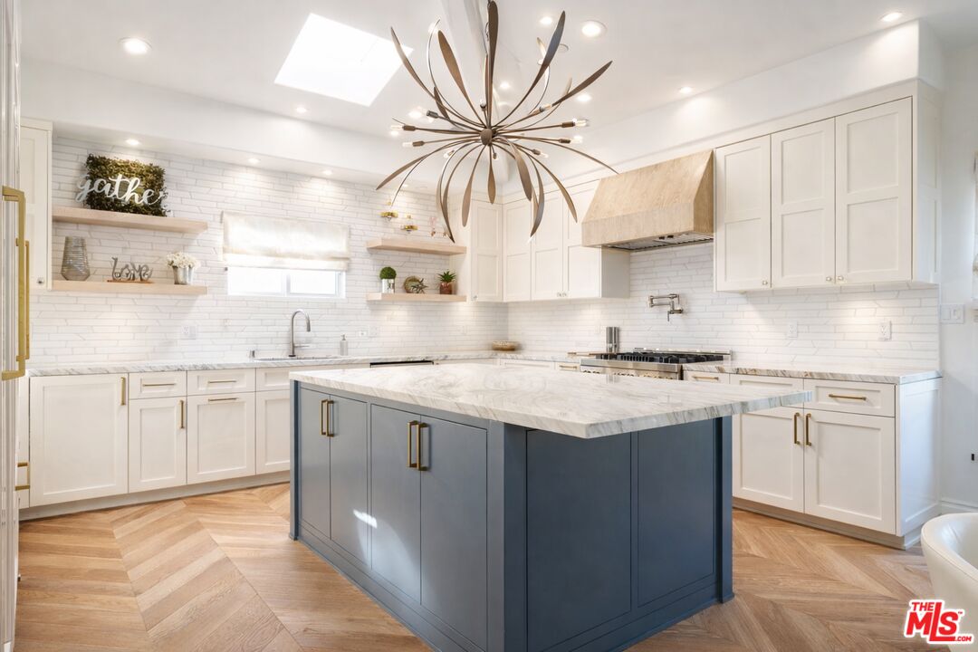 1619 Artesia Blvd Unit: A