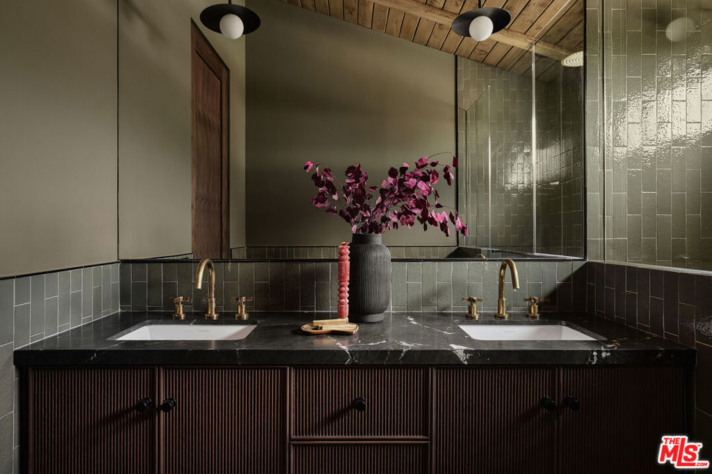 12406 La Maida Street