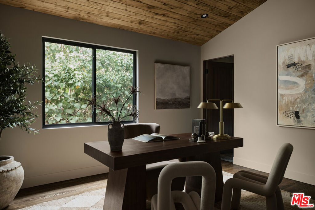 12406 La Maida Street