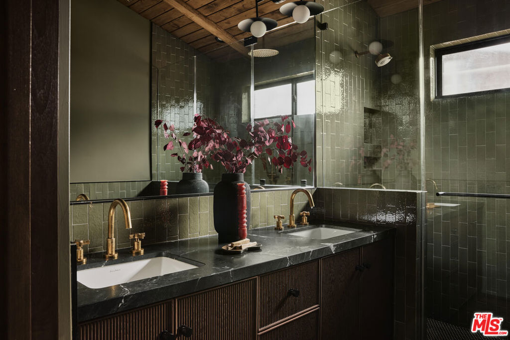 12406 La Maida Street