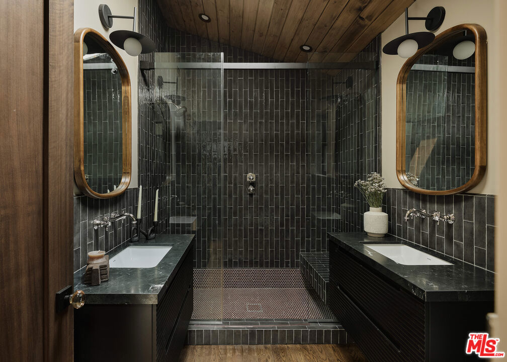 12406 La Maida Street