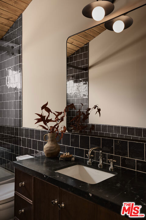 12406 La Maida Street