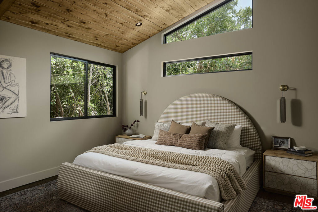 12406 La Maida Street