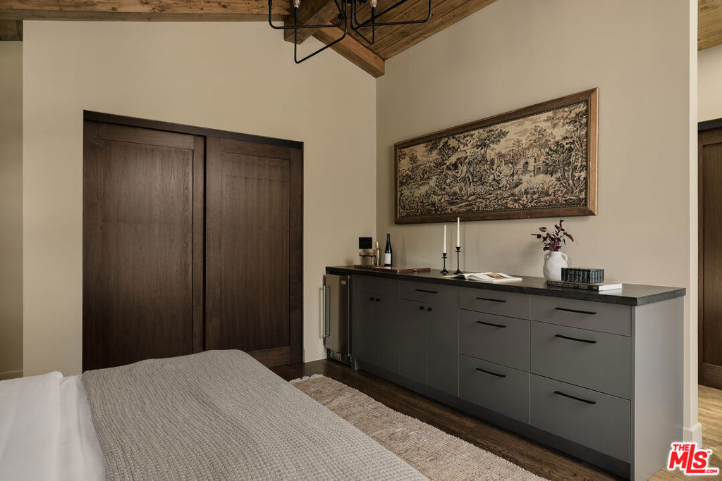 12406 La Maida Street