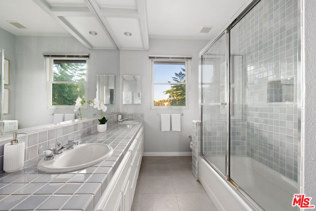 3011 Mountain Park Dr