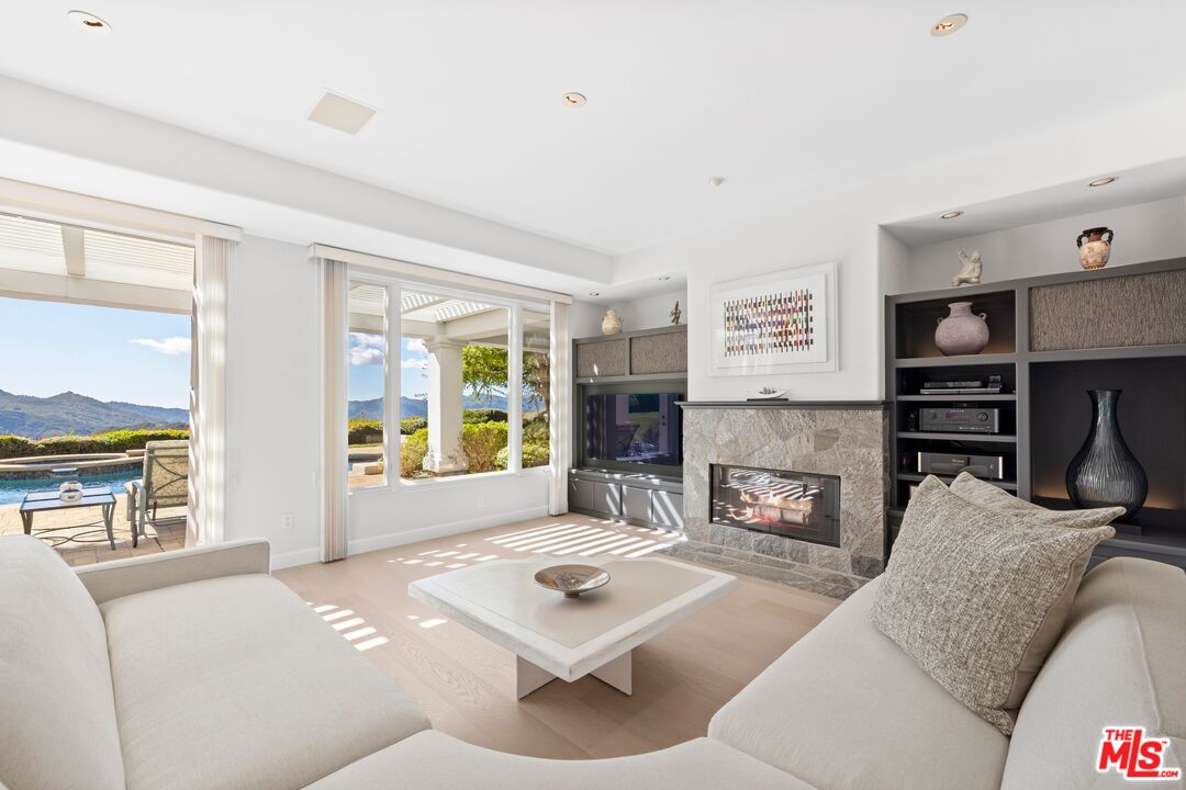 3011 Mountain Park Dr