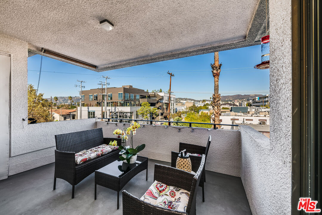 647 Wilcox Ave Unit: 3G