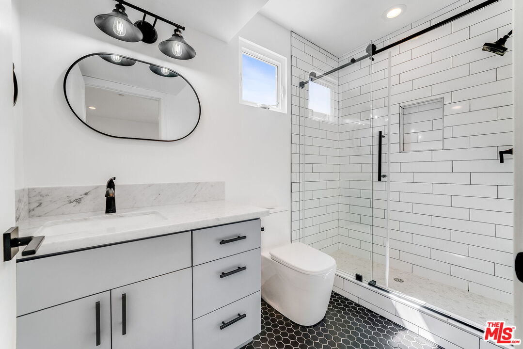 1433 S Crescent Heights Blvd