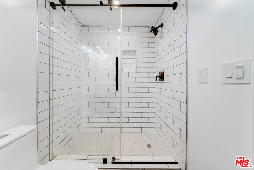 1433 S Crescent Heights Blvd