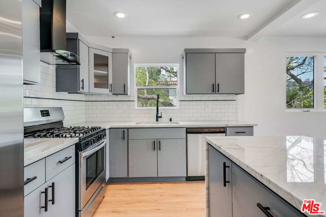 1433 S Crescent Heights Blvd