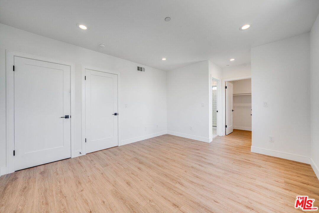 1433 S Crescent Heights Blvd