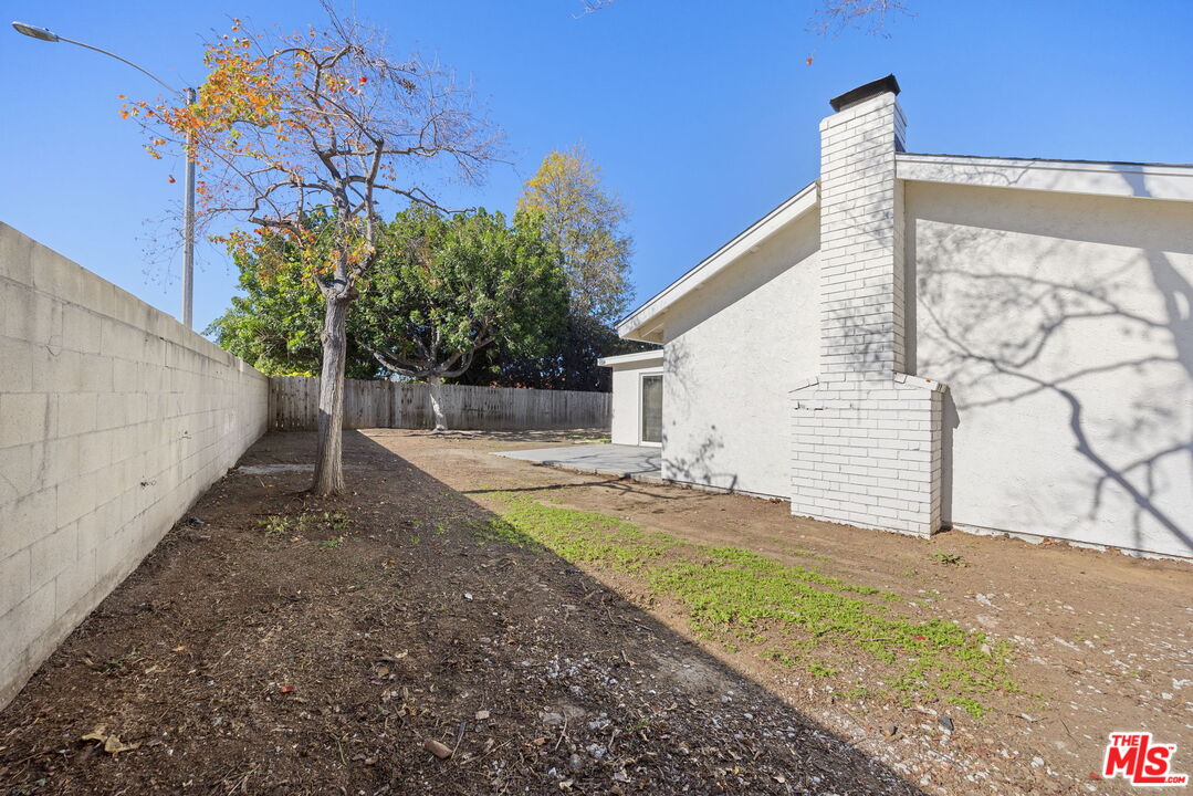 401 N Deerfield St