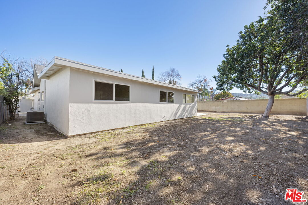 401 N Deerfield St