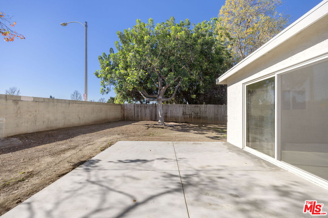 401 N Deerfield St
