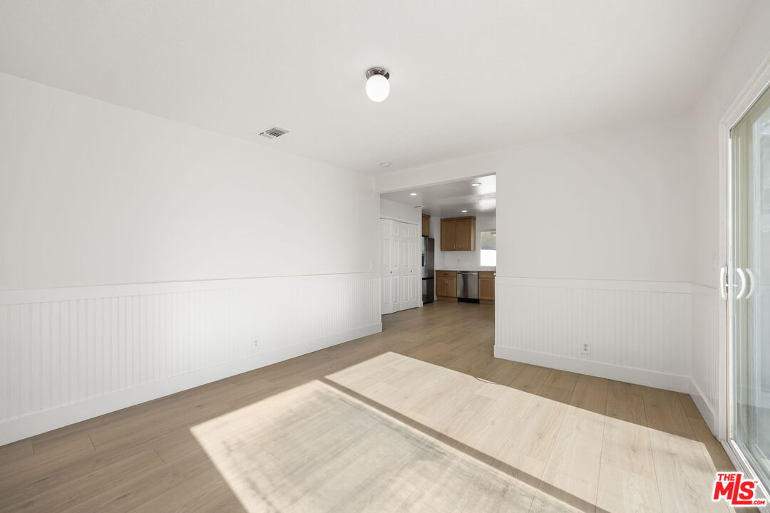 401 N Deerfield St