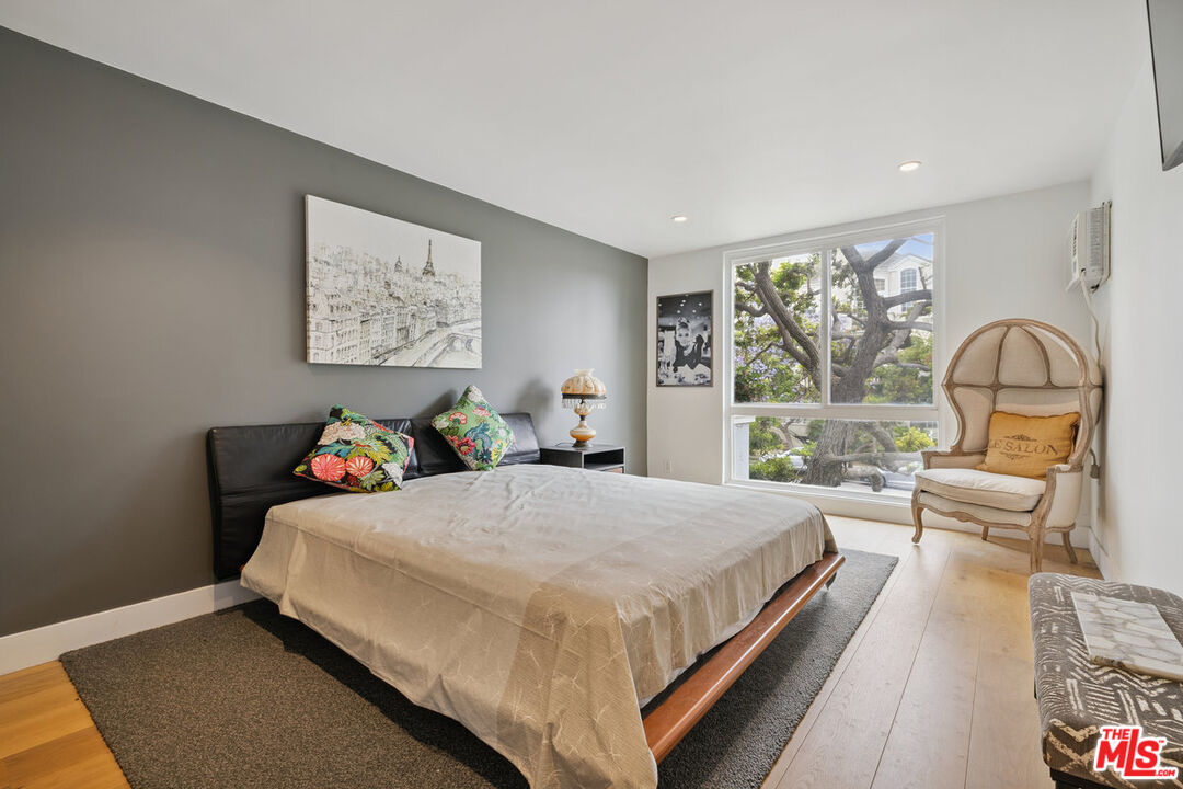 11687 Montana Ave Unit: 101