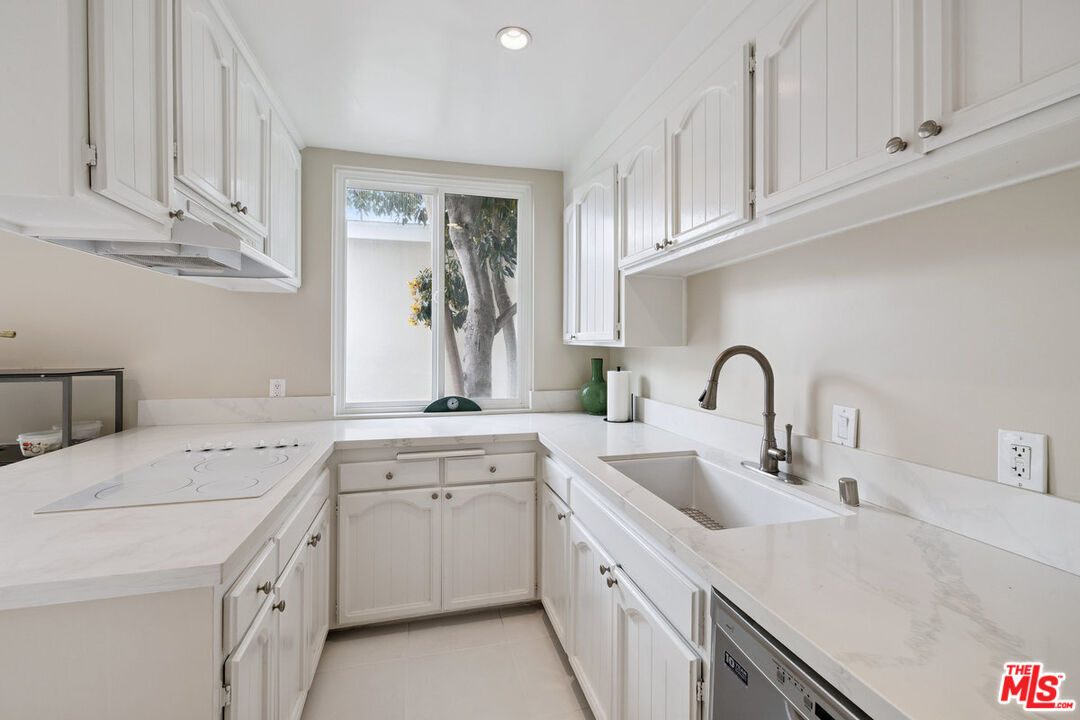 11687 Montana Ave Unit: 101