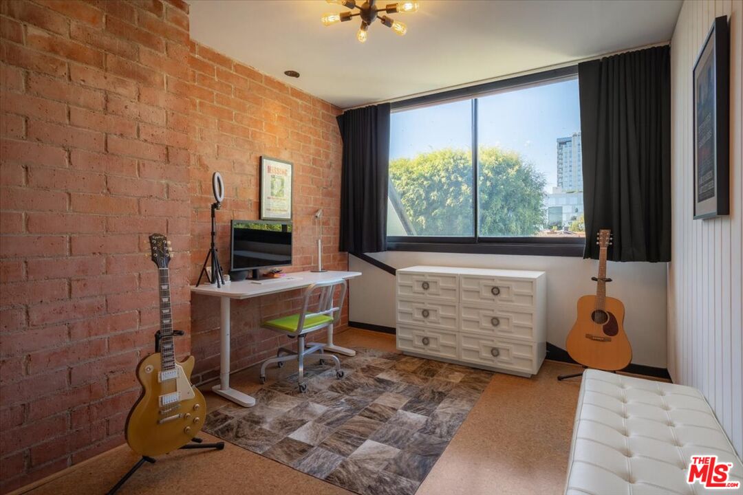 1570 La Baig Ave Unit: A