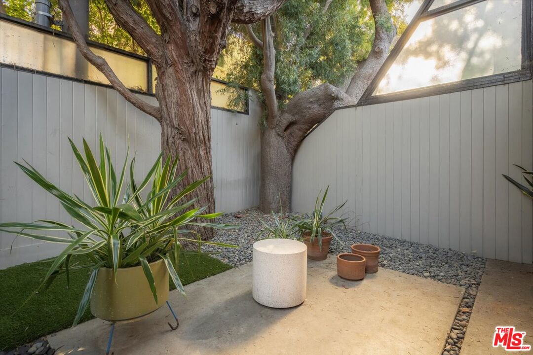 1570 La Baig Ave Unit: A