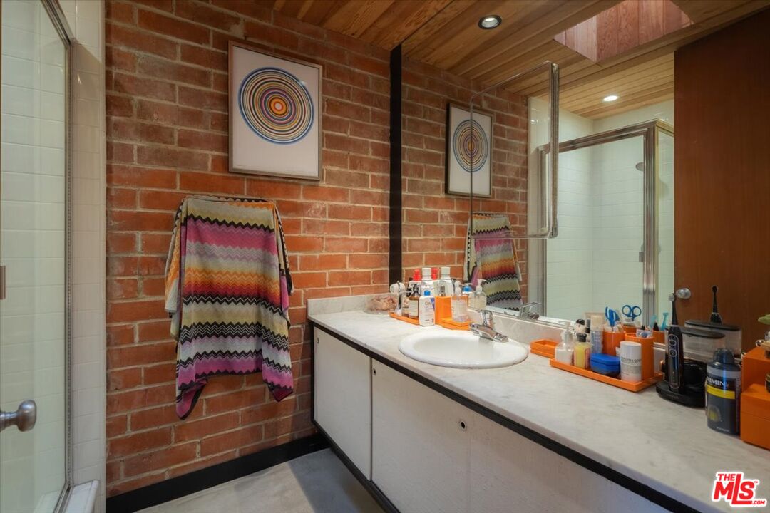 1570 La Baig Ave Unit: A