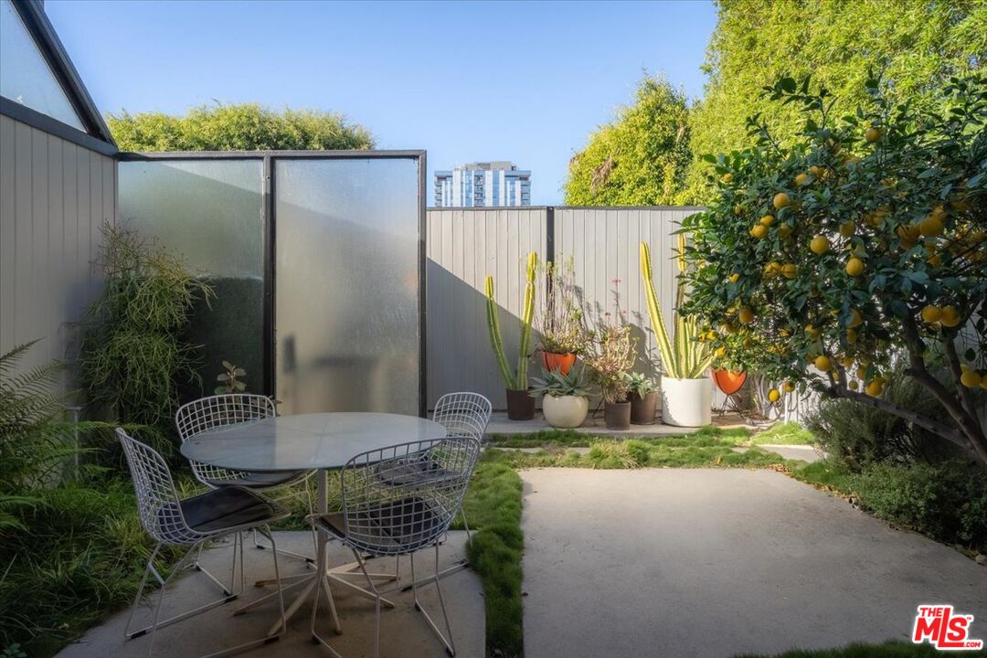 1570 La Baig Ave Unit: A