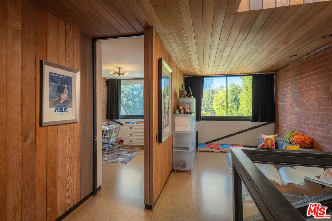 1570 La Baig Ave Unit: A