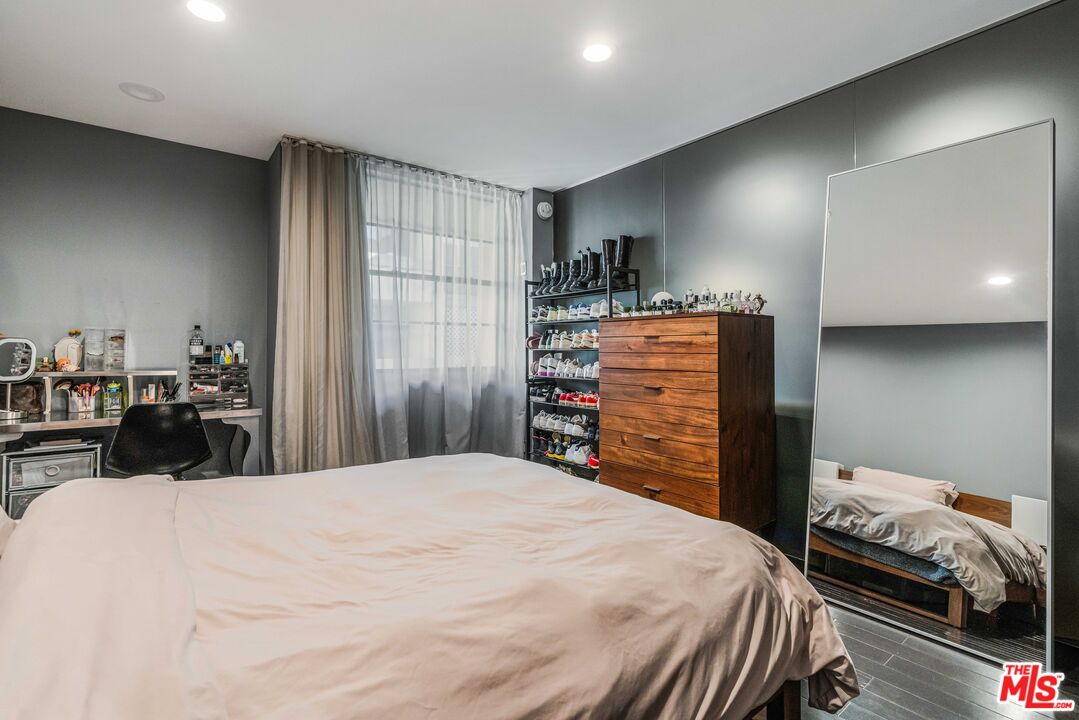 750 N Kings Rd Unit: 225