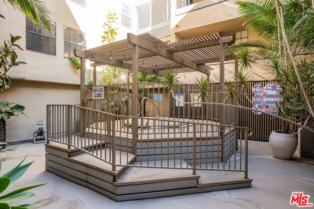 750 N Kings Rd Unit: 225