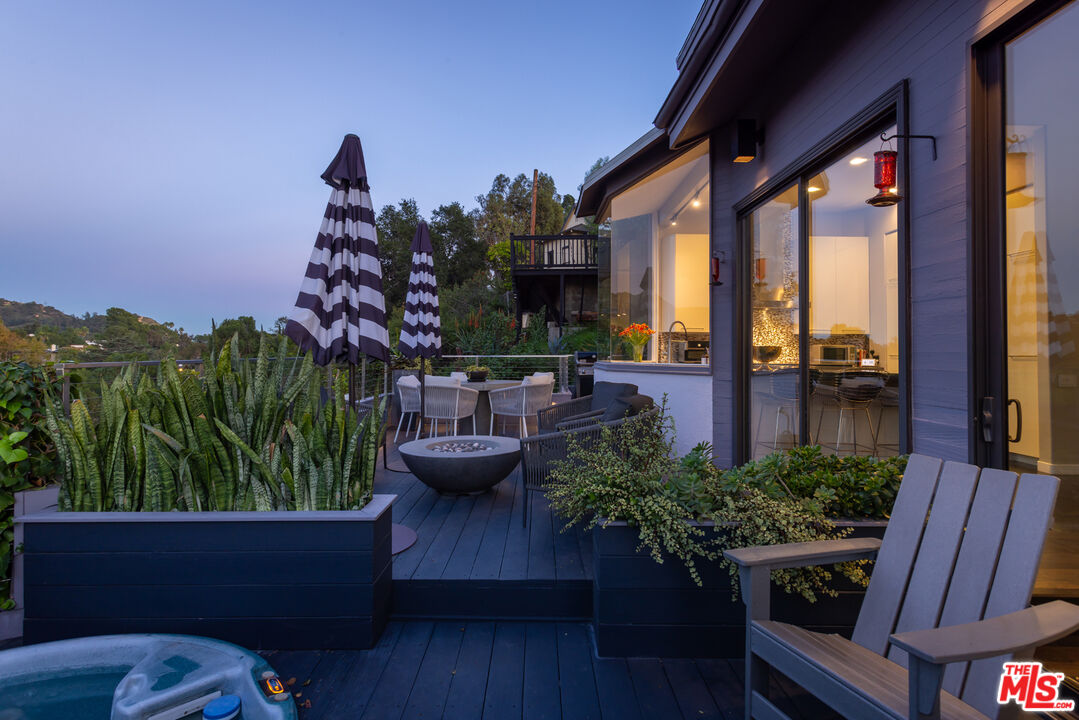 5682 Spreading Oak Dr