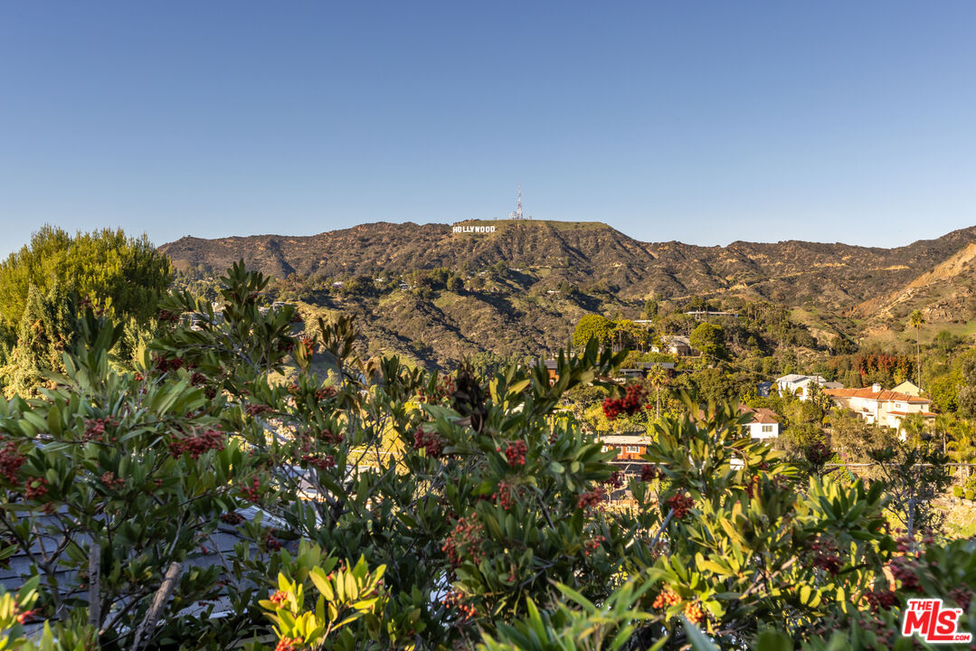 5682 Spreading Oak Dr