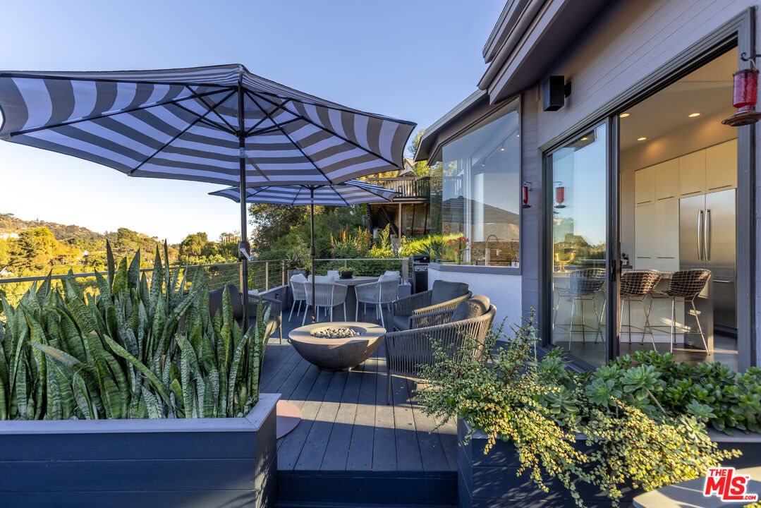 5682 Spreading Oak Dr