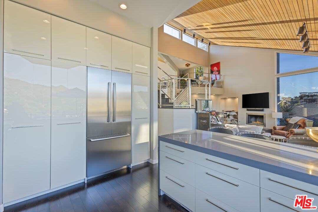 5682 Spreading Oak Dr