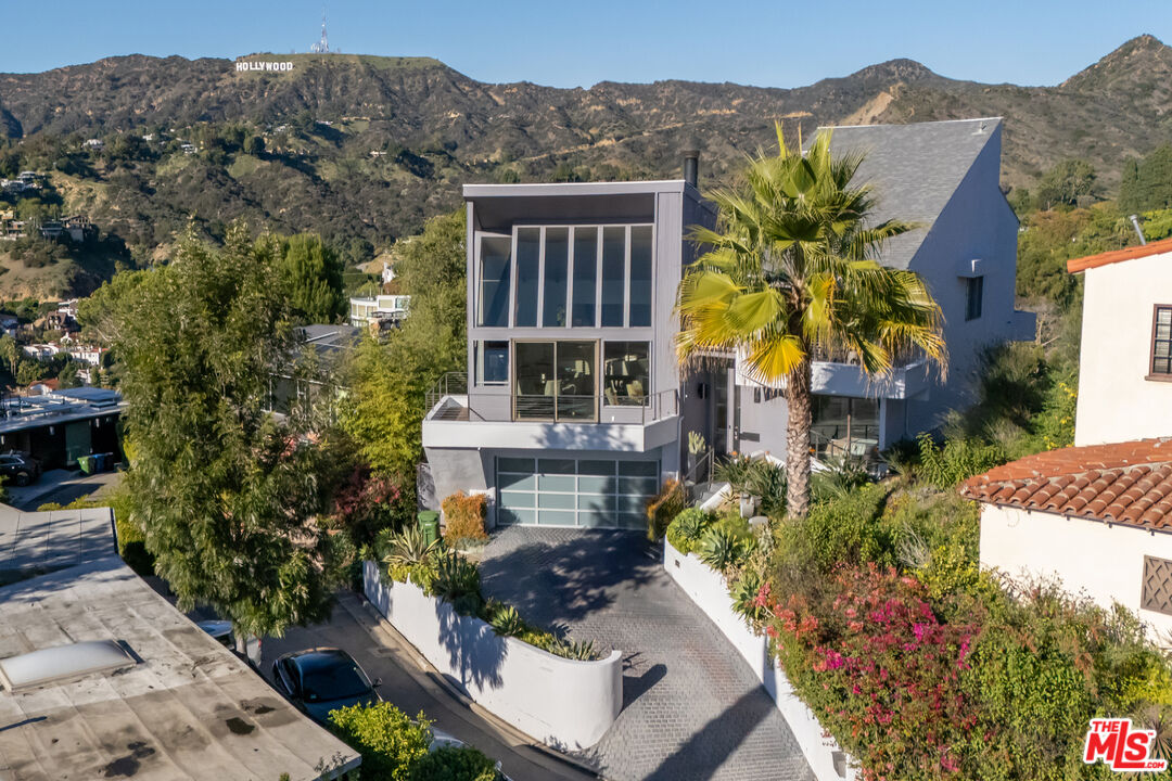 5682 Spreading Oak Dr