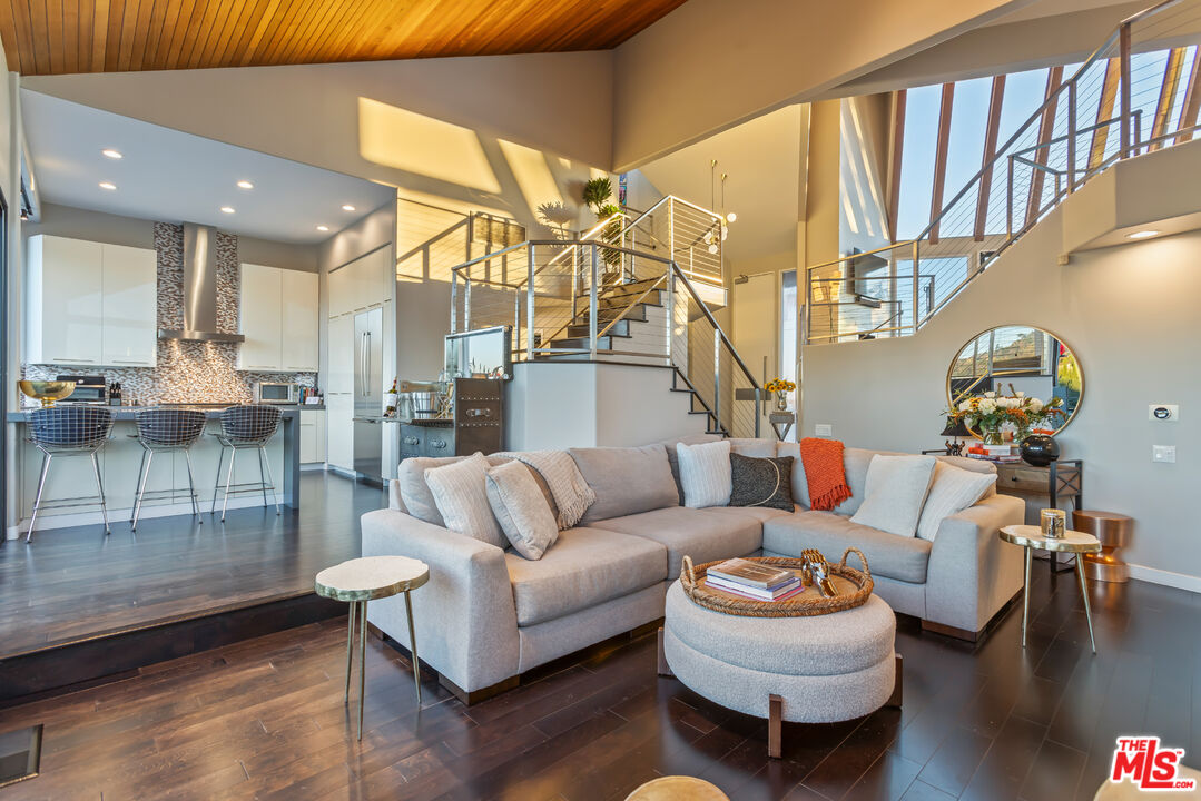 5682 Spreading Oak Dr