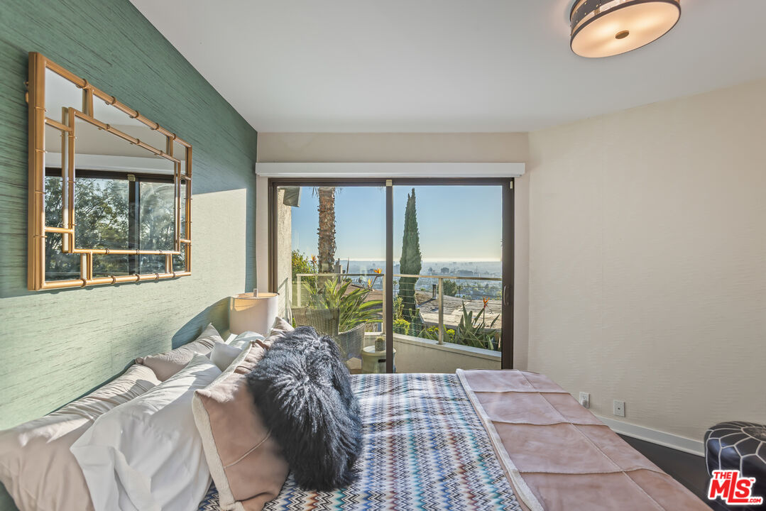 5682 Spreading Oak Dr