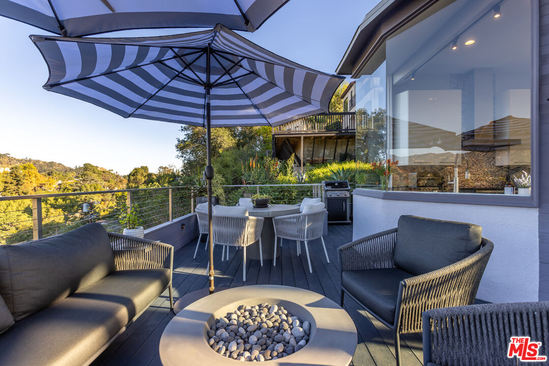 5682 Spreading Oak Dr