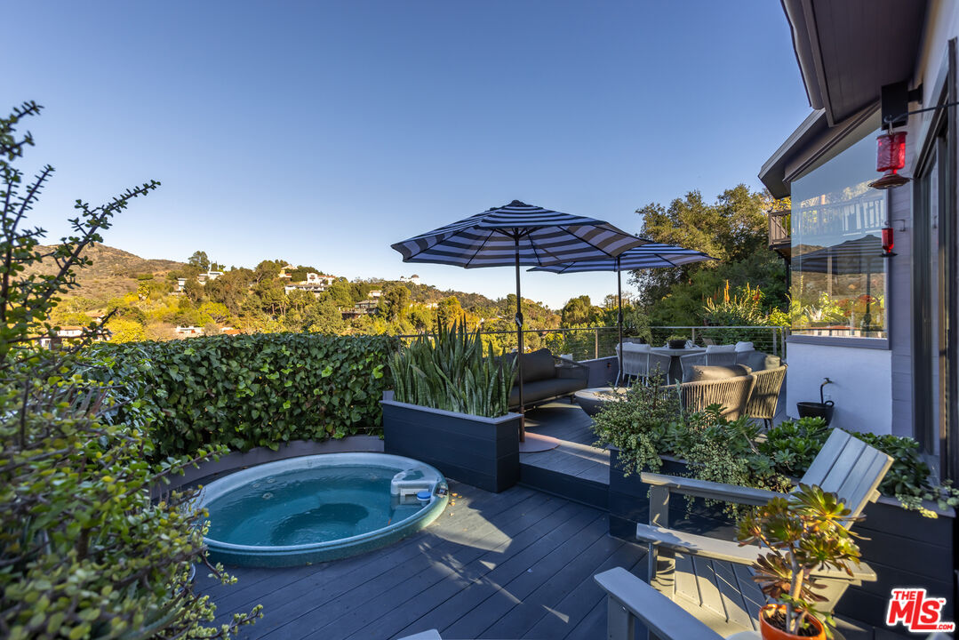 5682 Spreading Oak Dr