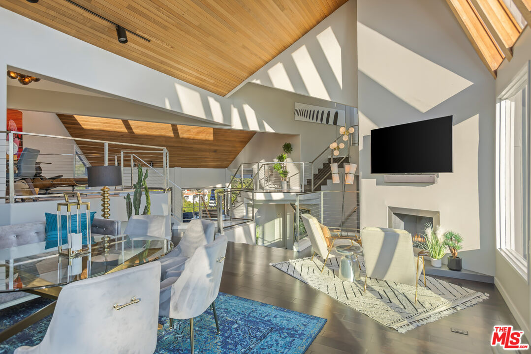 5682 Spreading Oak Dr