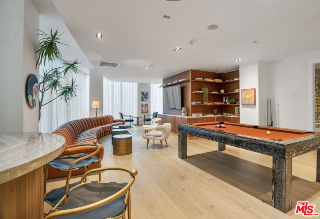 9000 W 3rd St Unit: 106