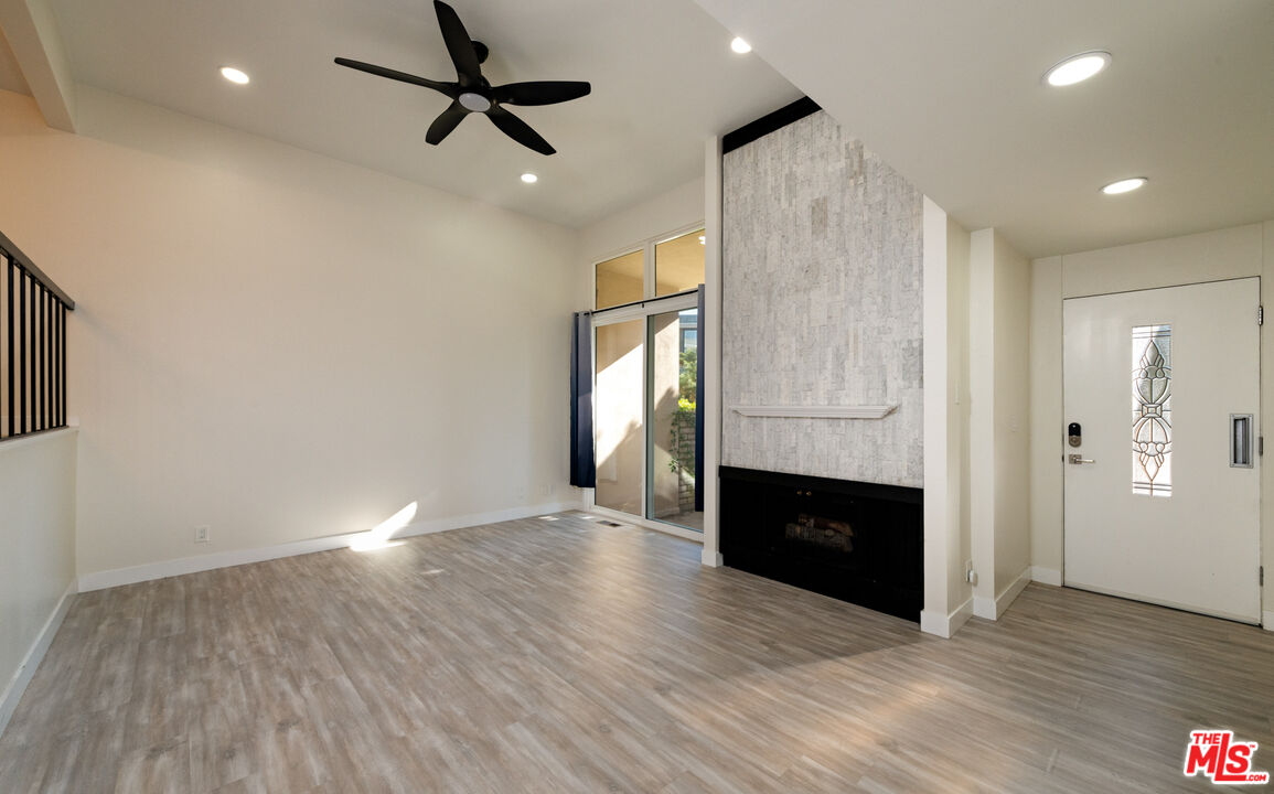 13206 Admiral Ave Unit: F