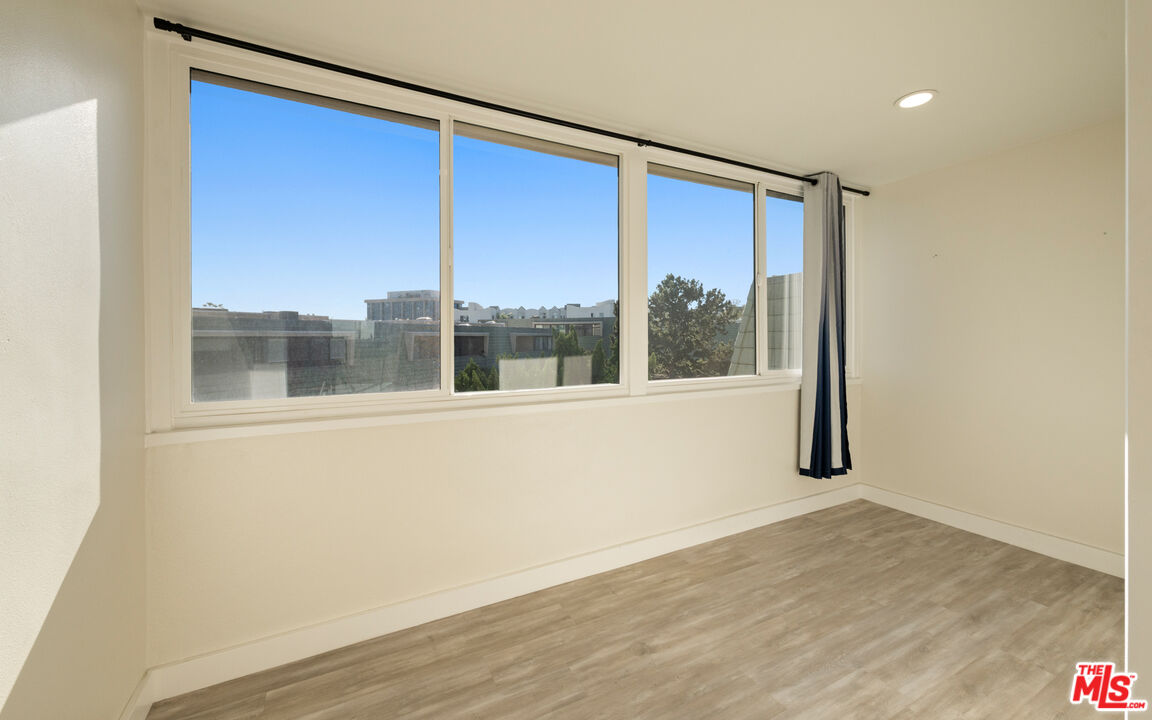 13206 Admiral Ave Unit: F