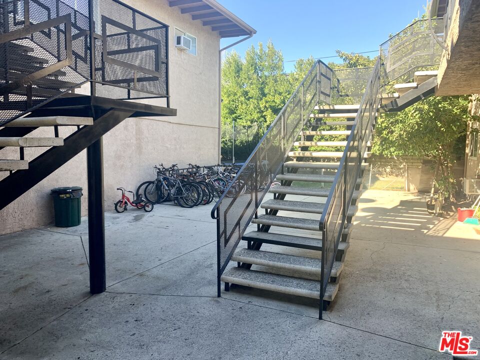 22725 14th St Unit: 1