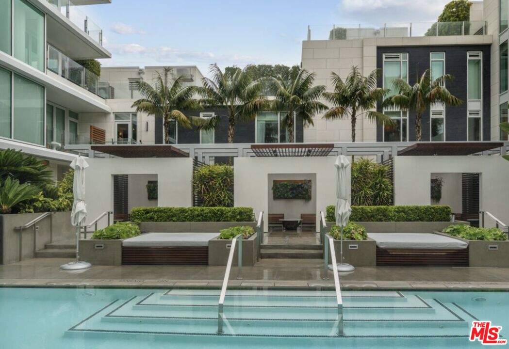 9000 W 3rd St Unit: 106