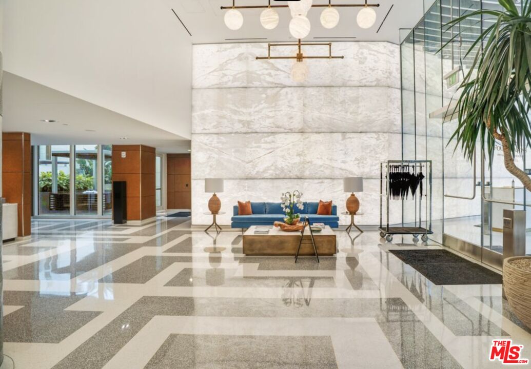 9000 W 3rd St Unit: 106